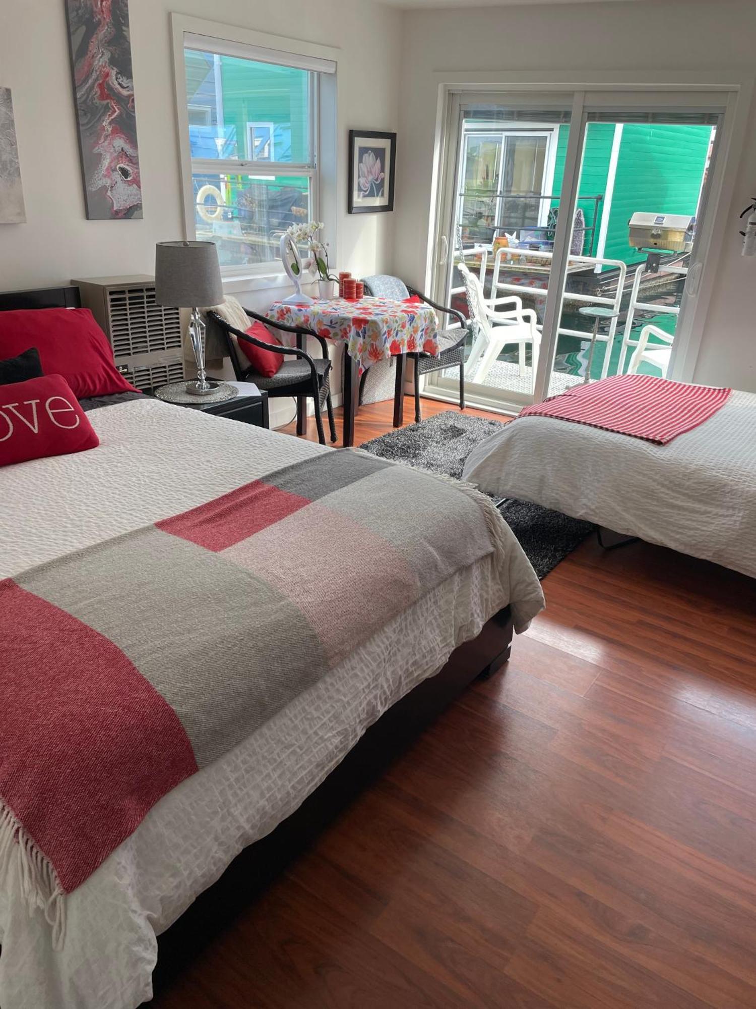 A Float Home B&B In Fisherman'S Wharf Victoria Exterior foto