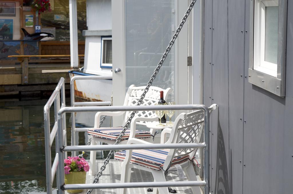 A Float Home B&B In Fisherman'S Wharf Victoria Exterior foto